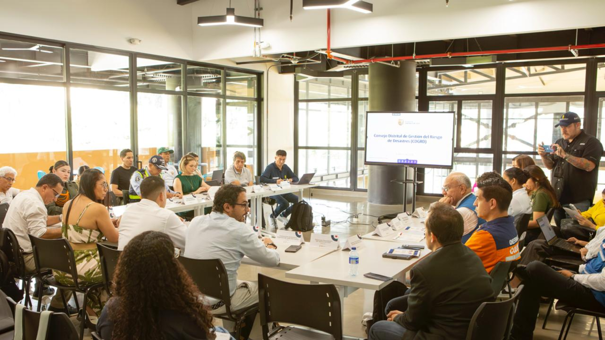 ¿Cómo traduce el sistema de gestión de riesgos distrital las previsiones del Ideam en acciones específicas en distritos y aldeas?

 – Ojo critico