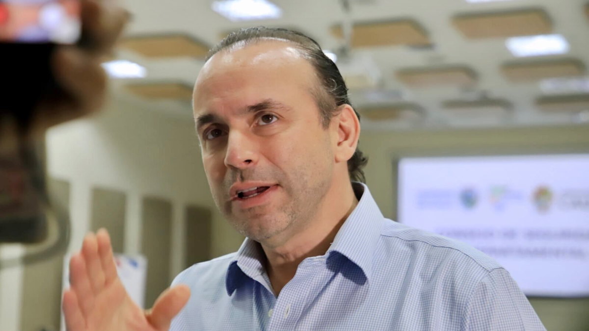 “La Vía Panamericana será un corredor seguro, priorizando los tramos que van desde Cali a Popayán, a Puerto Tejada y Candelaria, dotados con tecnología de monitoreo”

 – Ojo critico