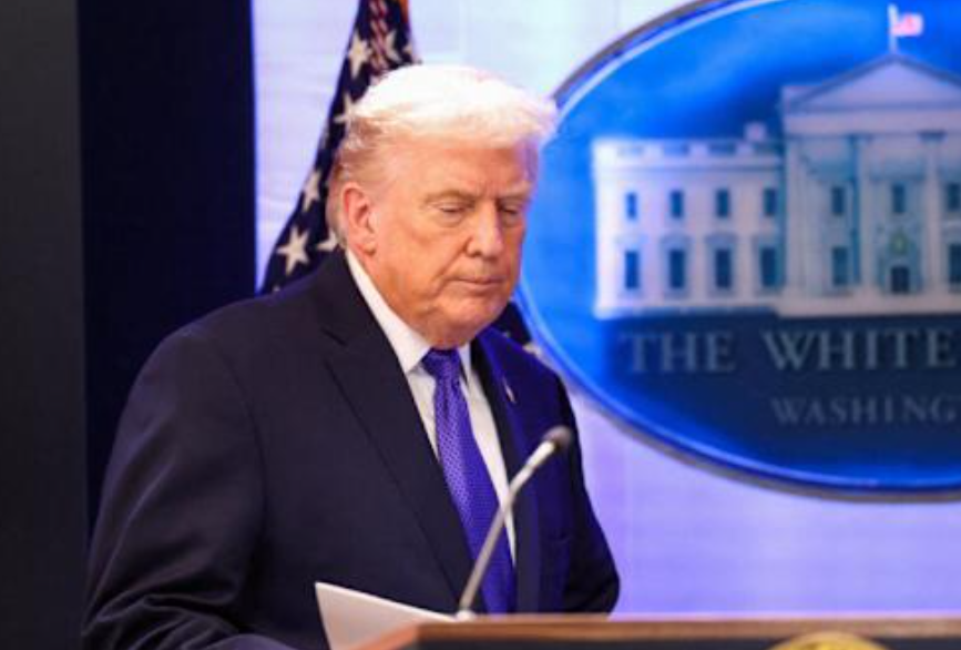 Nuevo golpe al comercio global: Trump impone arancel del 15% tras fallo judicial

 – Ojo critico