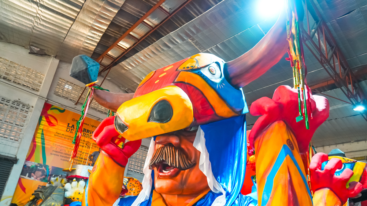 Carrozas de más de 10 metros de largo flotarán este sábado por la Vía 40 durante la Batalla de Flores

 – Ojo critico
