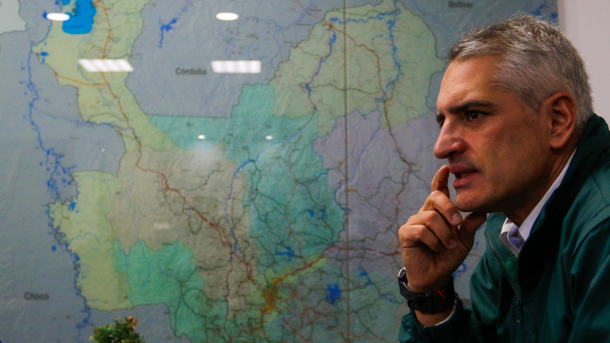 El gobernador de Antioquia cuestiona la respuesta del país al ataque con drones en Segovia

 – Ojo critico