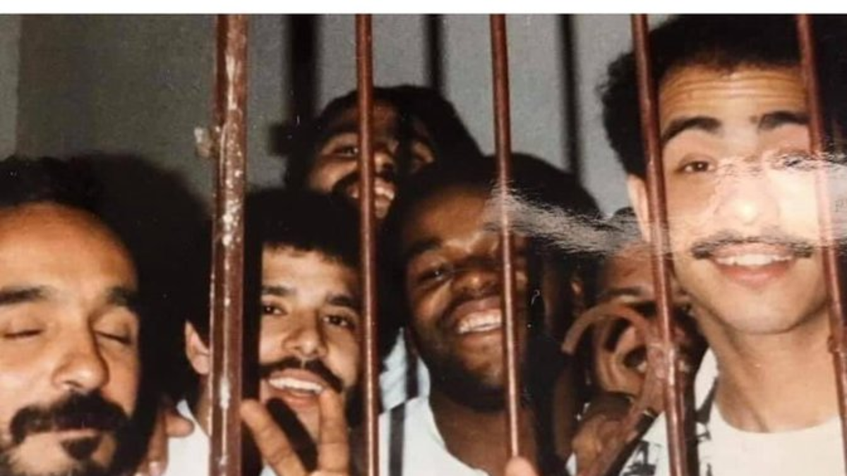 Grabó una canción sobre esta experiencia.

 – Ojo critico