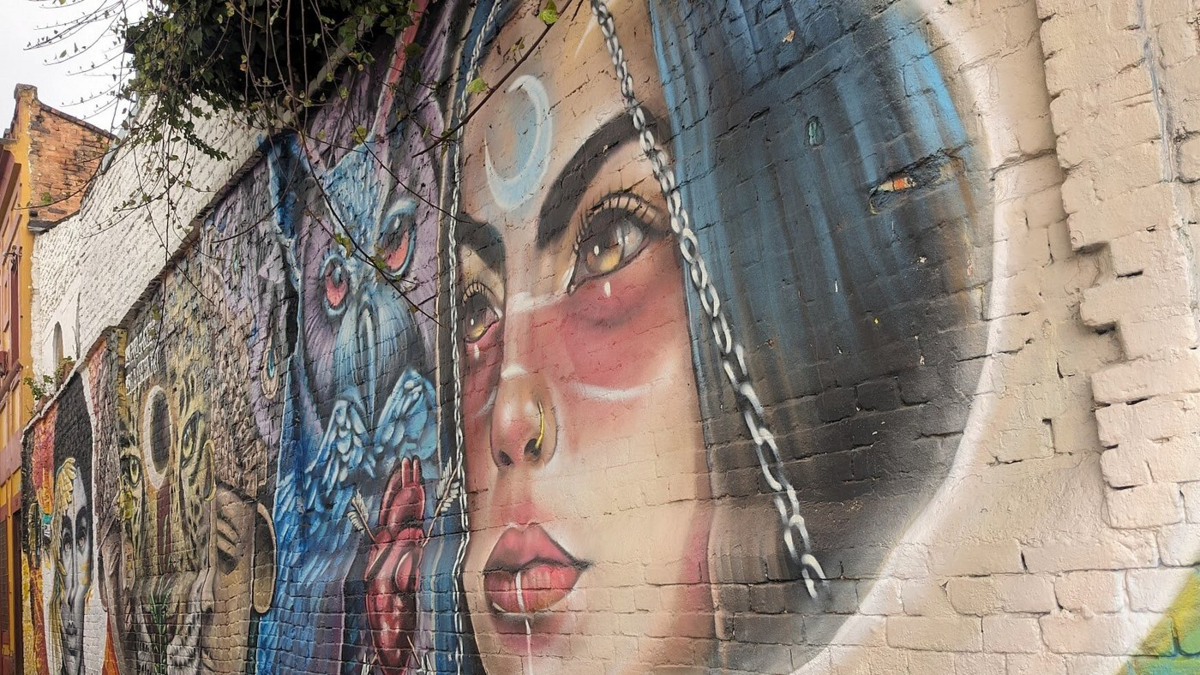 Hicieron que los artistas firmaran cheques en blanco para darles 100 y se quedaron con 4 millones

 – Ojo critico