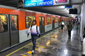 Caos en Metro de Ciudad de México: Usuarios enfrentan retrasos, estaciones saturadas y servicio errático este viernes

 – Ojo critico