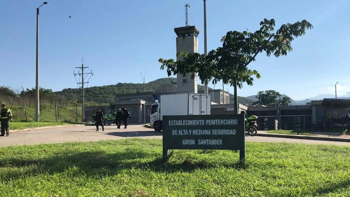 Reportan más de 30 amenazas de muerte relacionadas con el poder y control en el centro

 – Ojo critico