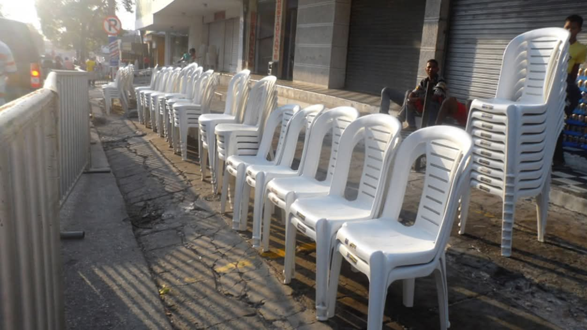 el precio oficial de las sillas para Guacherna es de $45.000; Distrito anuncia multas y sanciones para especuladores

 – Ojo critico