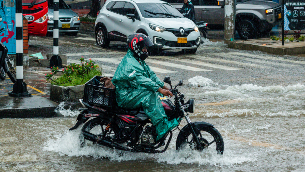 primeros informes de inundaciones y destrucción

 – Ojo critico