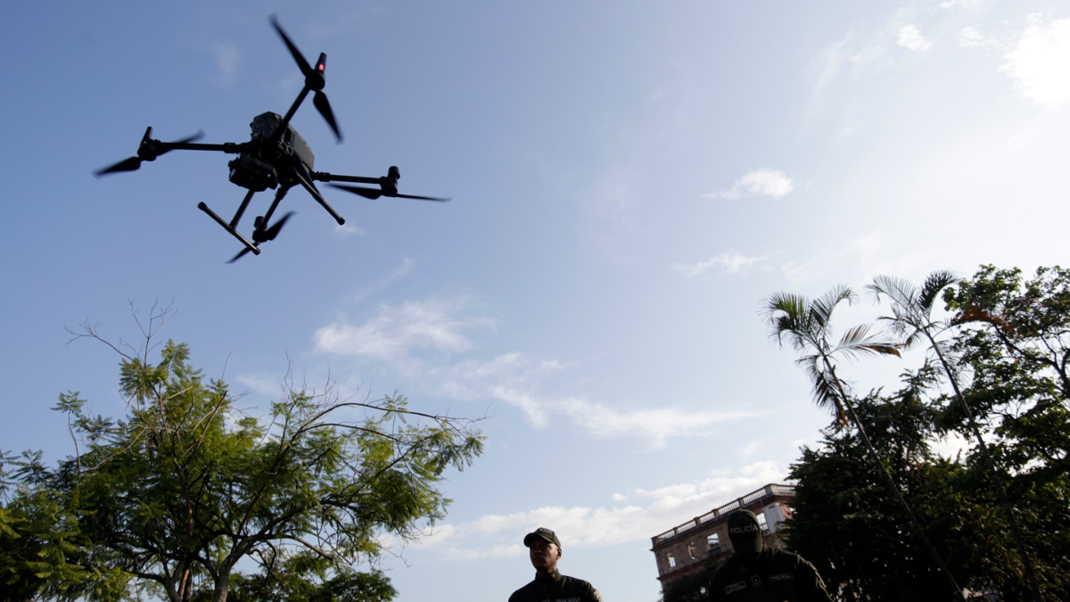 respuesta a una amenaza de bomba con drones

 – Ojo critico