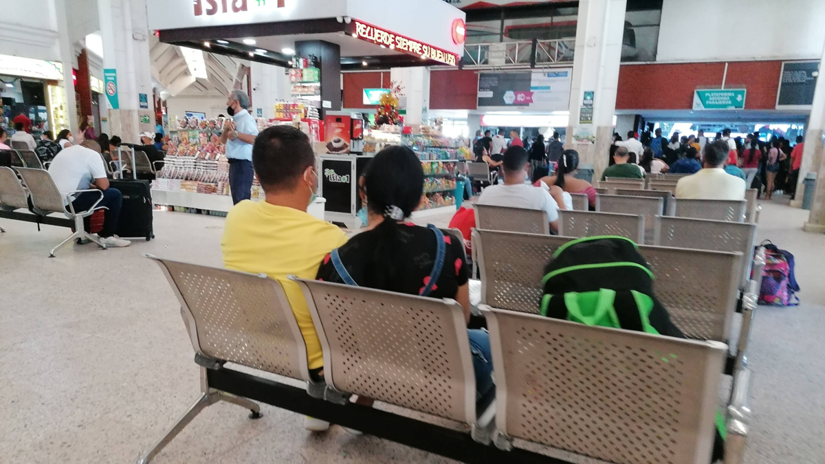 Se esperan más de 200.000 pasajeros y 7.000 salidas en la terminal terrestre

 – Ojo critico