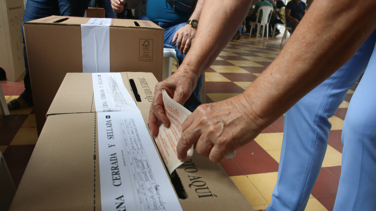 El condado de Barranquilla y el gobierno del Atlántico ofrecen una recompensa de $10 millones el 8 de marzo por prevenir delitos electorales

 – Ojo critico