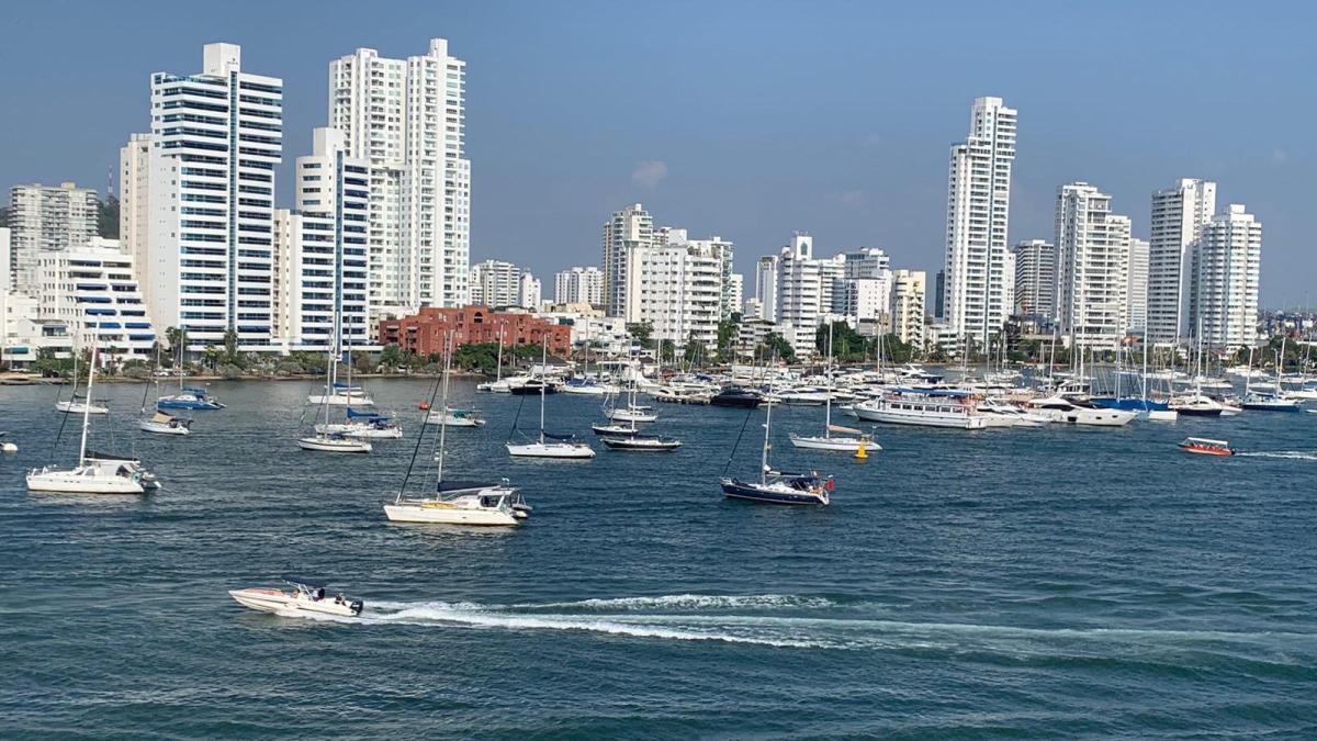 De esta forma, desmantelaron una red de narcotráfico que transportaba toneladas de droga en veleros de lujo por todo el Caribe para bandas criminales.

 – Ojo critico