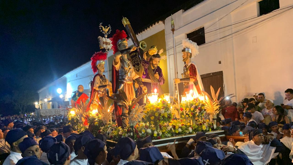 Santa Cruz de Mompox, patrimonio cultural de la humanidad, ya está lista para albergar la Semana Santa más hermosa del país a orillas del río Magdalena

 – Ojo critico