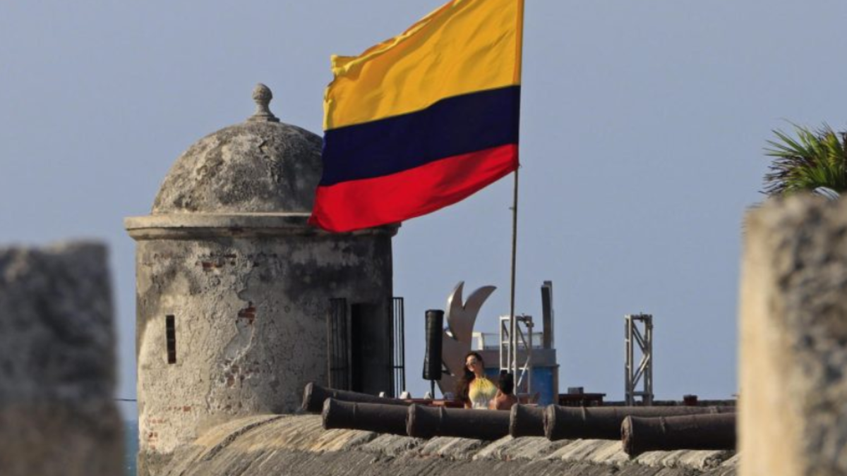 Más de 100 agentes de tráfico trabajan en las carreteras.

 – Ojo critico