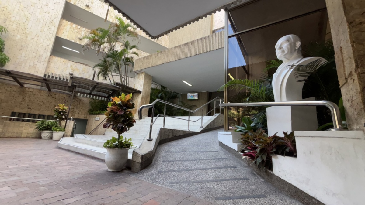 Justicia señala maniobras dilatorias encaminadas a poner fin a procesos penales y confirma firmeza de Luis Fernando Acosta Osio en caso Unimetro

 – Ojo critico