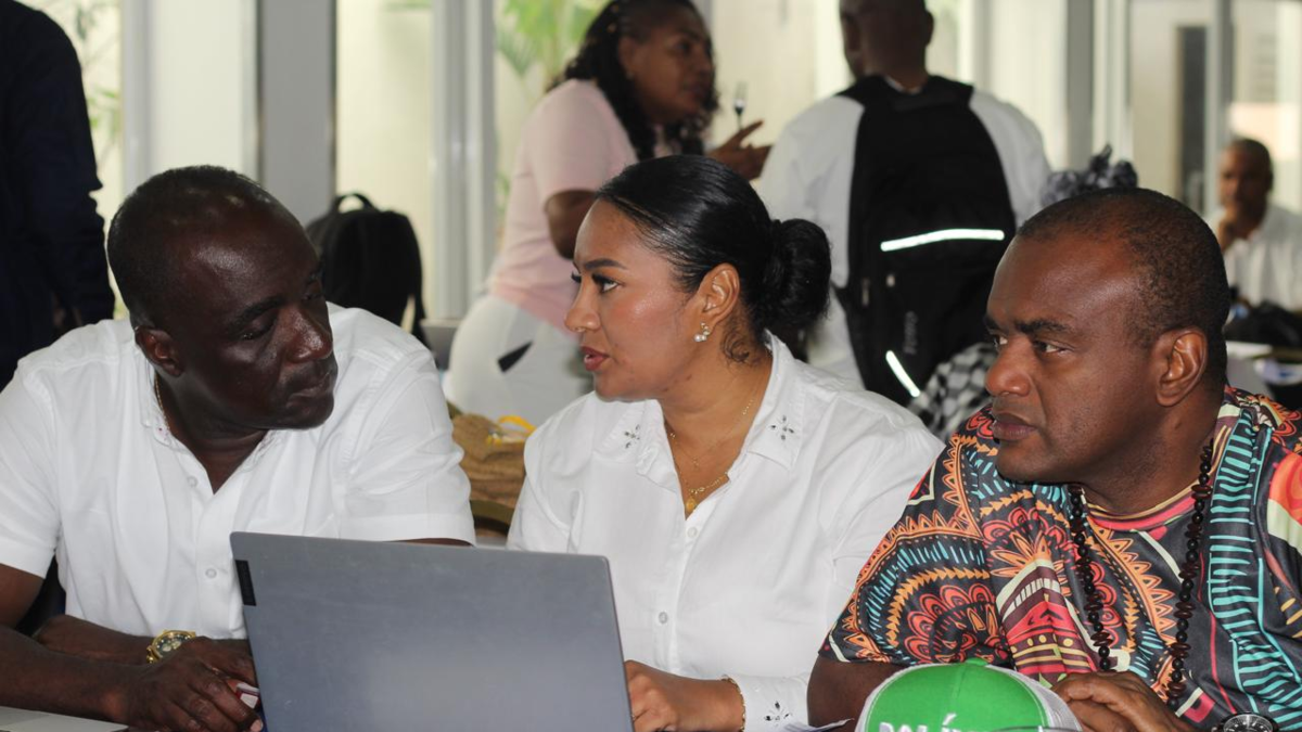 Acuerdos de Políticas Públicas de Atención, Asistencia y Reparación Integral a las Víctimas del Conflicto en Colombia: Reunión en Cali

 – Ojo critico