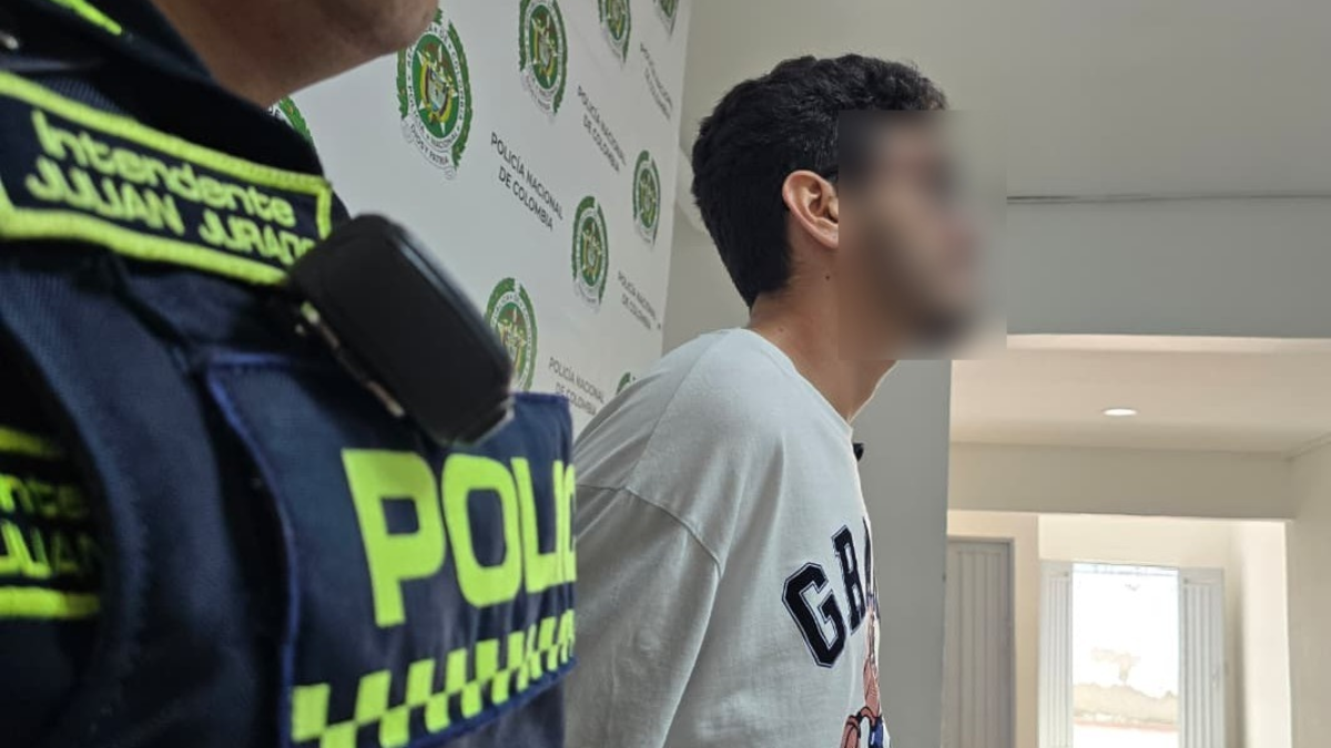 Mujer recibió 20 puñaladas por parte de su pareja y vecinos desesperados alertaron a la policía tras escuchar gritos

 – Ojo critico