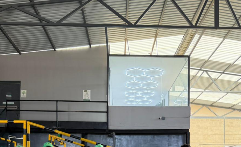 Barranquilla, primera ciudad de Colombia con una planta en el mercado público que transforma fruta dañada en abonos, abonos y energía

 – Ojo critico