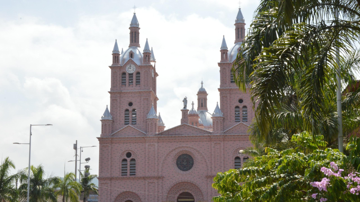 Más de 1,2 millones de visitantes, de los cuales un 38% extranjeros, convierten a Buga en el epicentro mundial del turismo religioso

 – Ojo critico