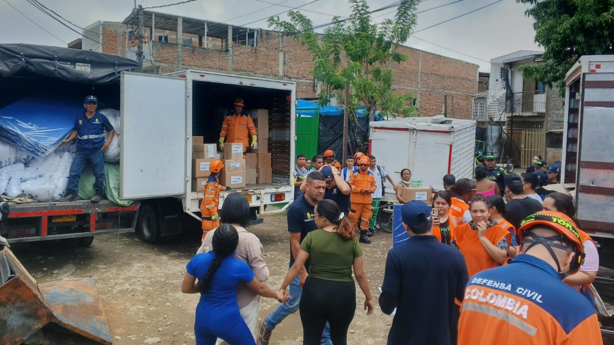 Atención de salud, vivienda y alimentación a 144 personas afectadas por el incendio en el sector de Los Lagos

 – Ojo critico