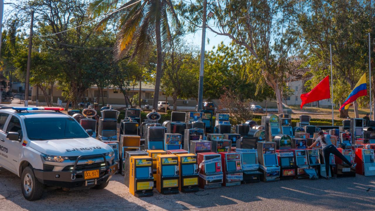 Agentes revelan la fábrica secreta y la evasión del millonario.

 – Ojo critico