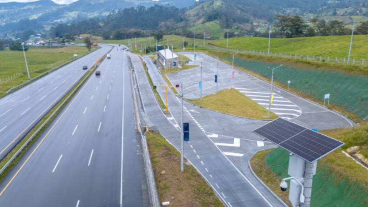 Se reporta congestión vehicular en la vía Bogotá-Girardot por dos accidentes viales

 – Ojo critico