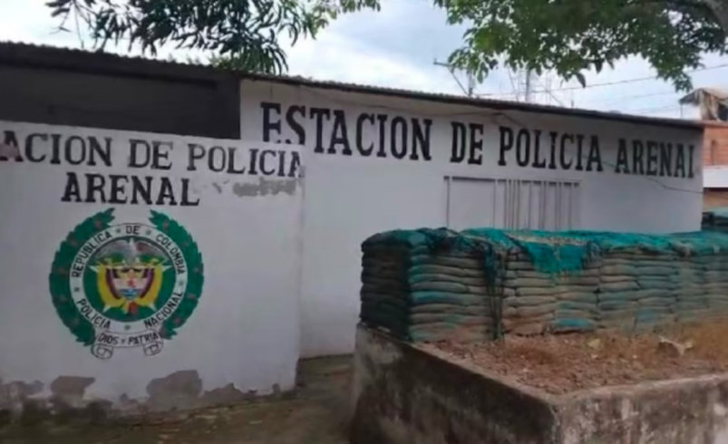 estaría dirigido contra la comisaría

 – Ojo critico