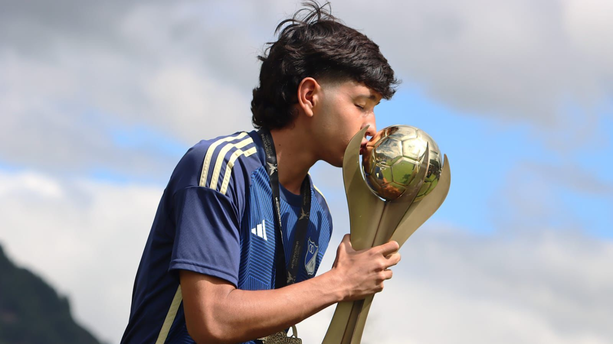 Carrera deportiva del santanderino Santiago Castrillón, jugador de Millonarios que falleció el domingo tras desmayarse en medio de un partido

 – Ojo critico