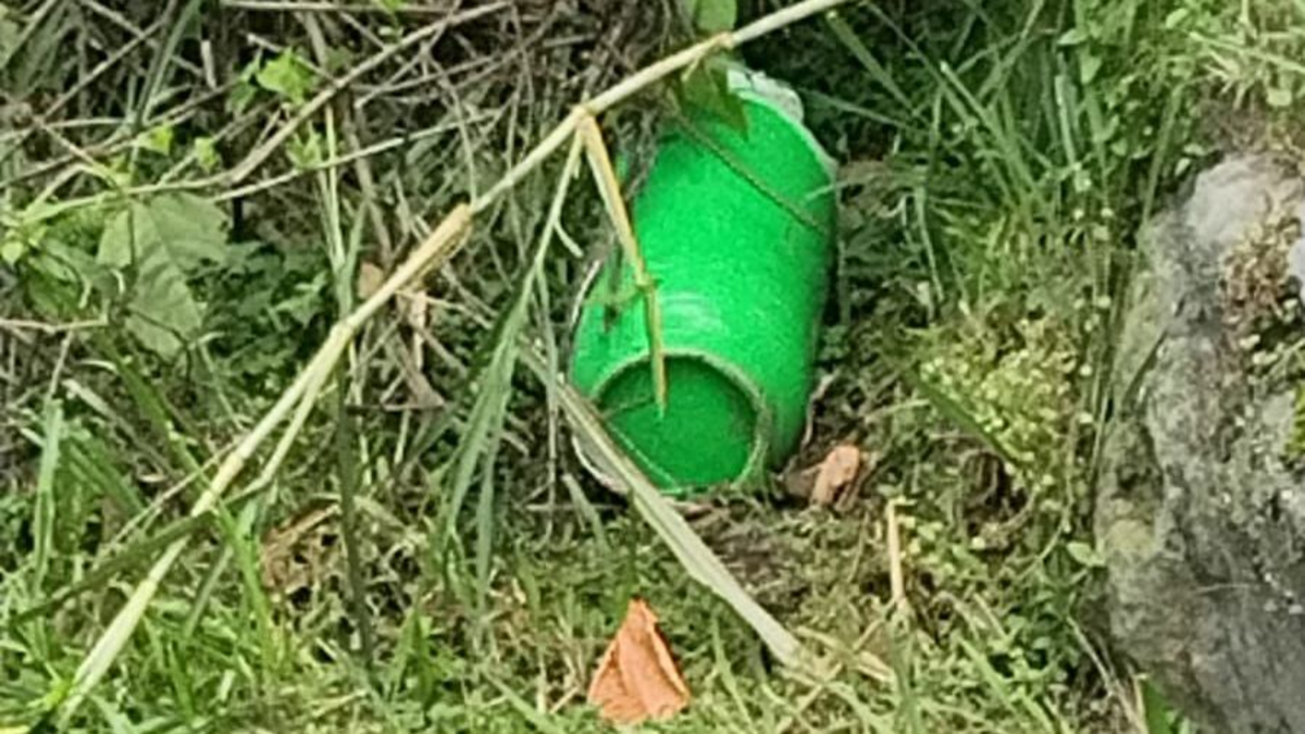 Cilindros sospechosos cerca del sitio de la explosión que mató a un policía en la Carretera Panamericana

 – Ojo critico