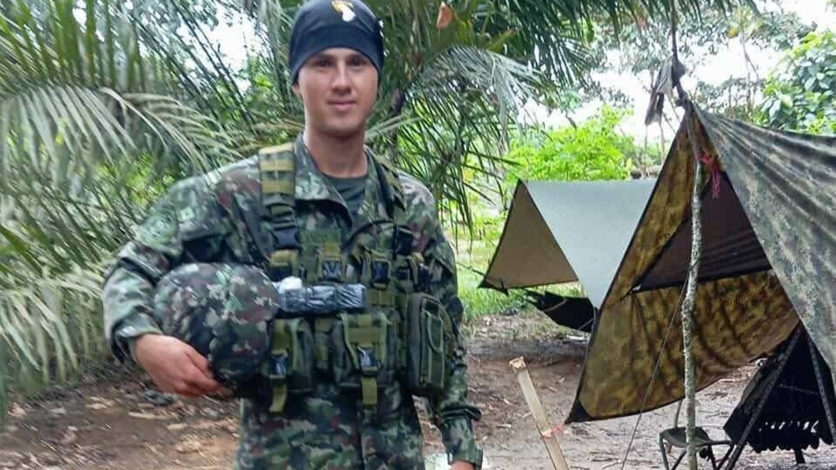 Desesperación en la familia Santander | Buscan al soldado Luís Eduardo Blanco: dice haber estado a bordo del avión Hércules que se estrelló en el Putumayo, no aparece

 – Ojo critico