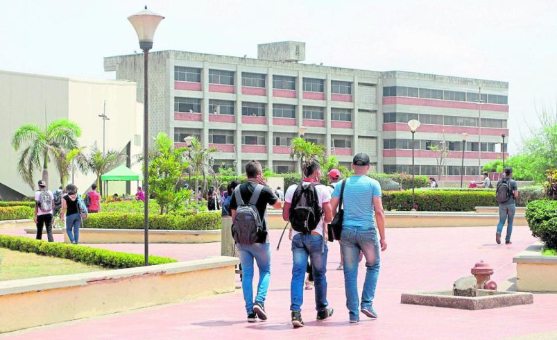 Presionan a la Universidad del Atlántico para formalizar la docencia

 – Ojo critico