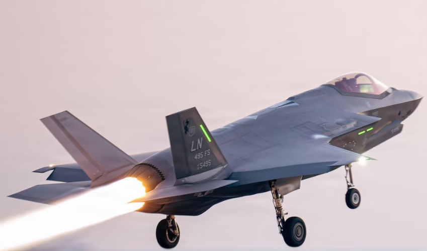 F-35 estadounidense realiza aterrizaje de emergencia en Medio Oriente

 – Ojo critico