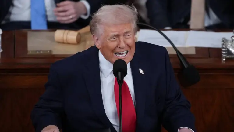 Donald Trump suspende ataques contra Irán tras «muy buenas conversaciones» con Teherán

 – Ojo critico