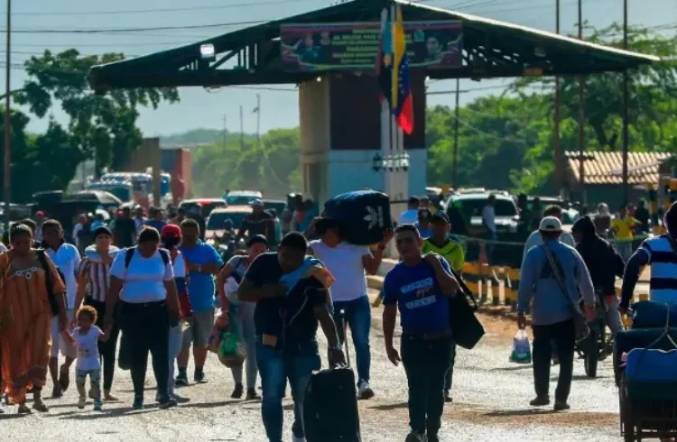 Colombia y Venezuela coordinan operaciones espejo contra el narcotráfico en más de 2.000 kilómetros de frontera

 – Ojo critico