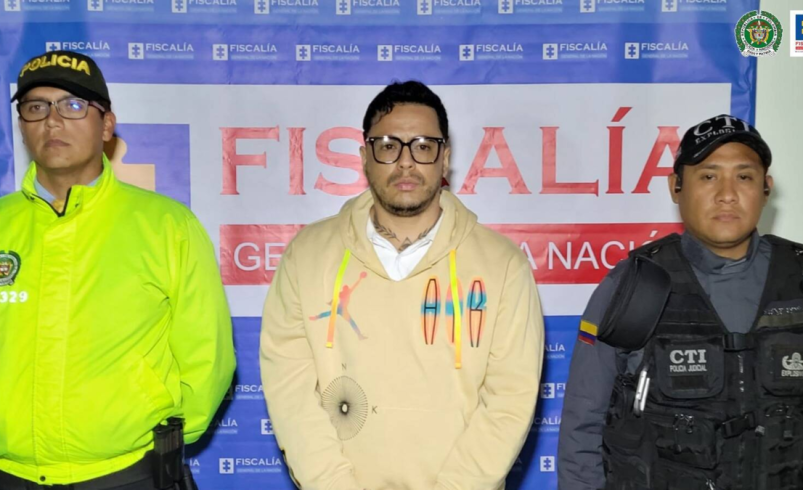 El gobierno evalúa suspender órdenes de aprehensión contra los líderes de «Los Costeños» como parte de la «Paz Urbana»: conocido

 – Ojo critico