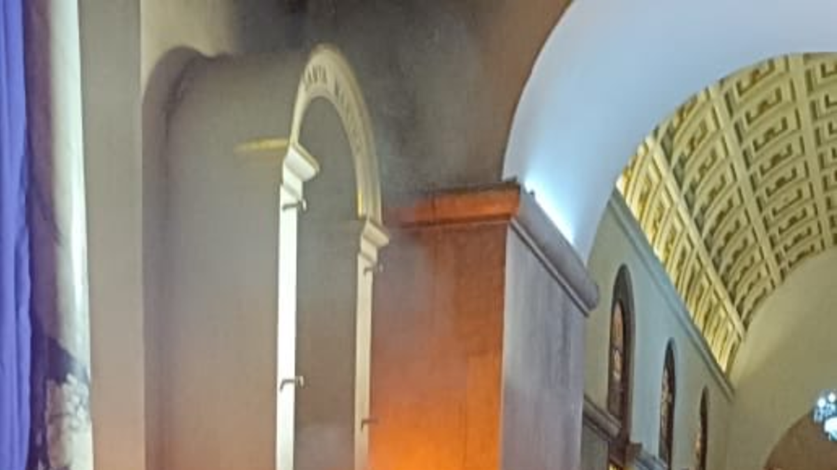 Estas fueron las causas del incendio que causó pánico en la Catedral Basílica de Santa Marta, un templo con casi cinco siglos de historia

 – Ojo critico