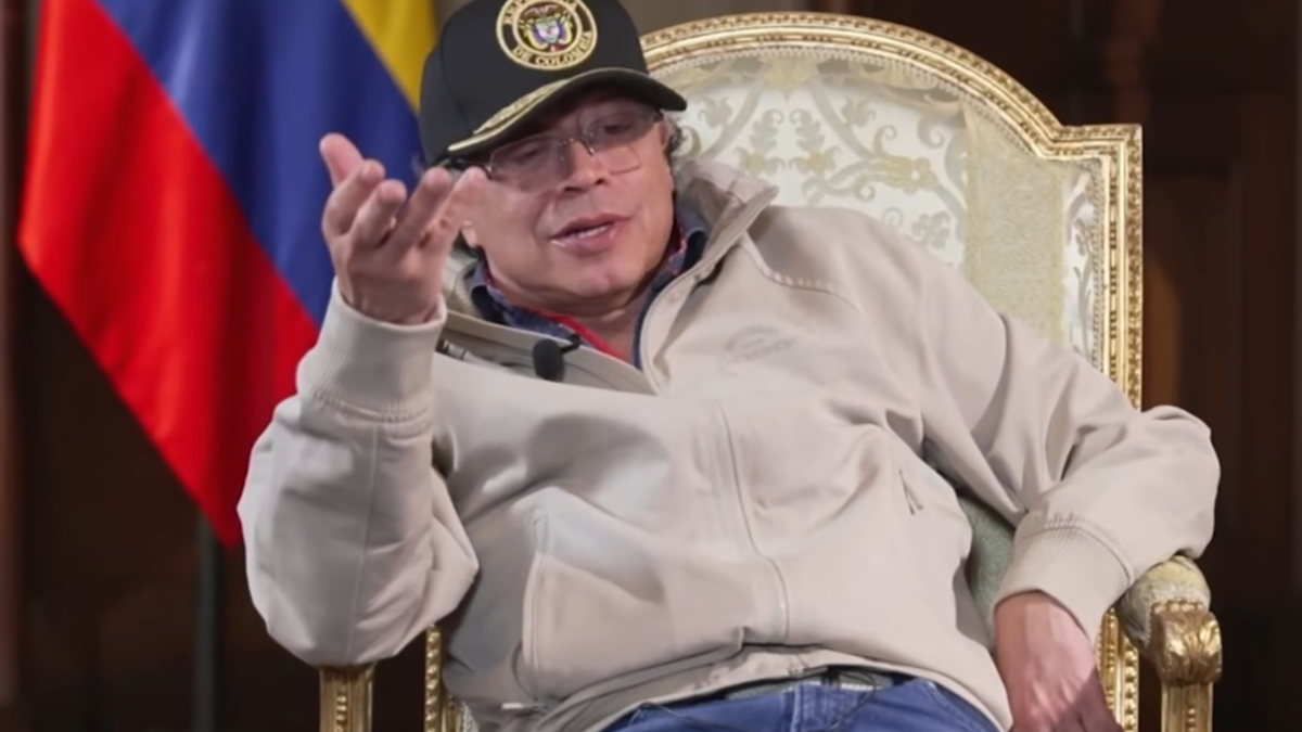 Dos militares heridos y una disculpa por el malentendido que llevó al presidente Petro a regañar a un general del ejército en Cali

 – Ojo critico