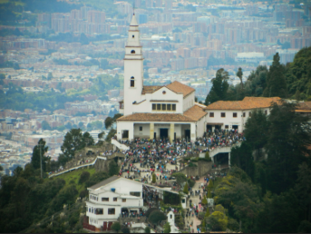 Masiva peregrinación a Monserrate el Viernes Santo superó los 53.000 visitantes

 – Ojo critico